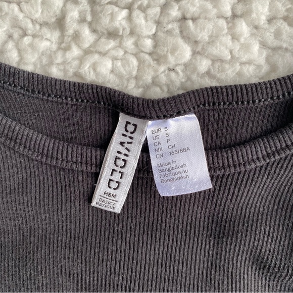 H&M Divided ribbed stretchy cropped t shirt - Picture 4 of 4